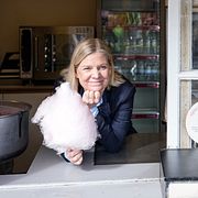 Socialdemokraternas partiledare Magdalena Andersson gör ett verksamhetsbesök på Liseberg tidigare i april.