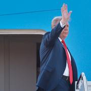 Donald Trump vid Air Force One