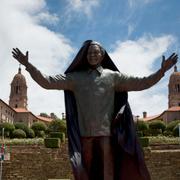 Mandela-staty i Pretoria.