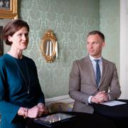 Anna Kinberg Batra och civilminister Erik Slottner (KD) 2023, när hon presenterades som Stockholms nya landshövding