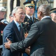 Jens Stoltenberg, Natochef, och USA:s försvarsminister Lloyd Austin. 