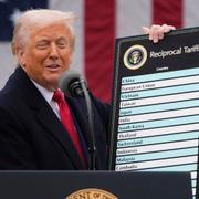 Trump med ”ömsesidiga” tullarna. 