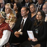 Elisabeth Thand Ringqvist (C) och Nooshi Dadgostar (V) vid gudstjänsten i Storkyrkan som hålls med anledning av riksmötets öppnande.