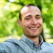 Jesper Rönndah är programledare för ”Svenska Nyheter”. 