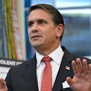 Bilden på Trump/Todd Blanche.