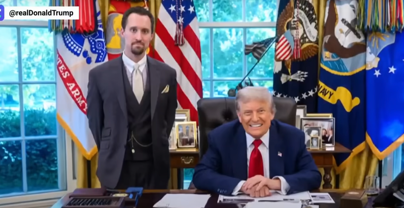 EJ Antoni tillsammans med Donald Trump.