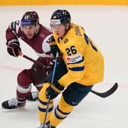 Rasmus Dahlin under matchen mot Lettland