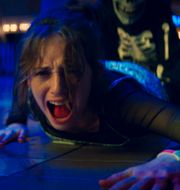 This image released by Netflix shows Maya Hawke in a scene from "Fear Street Part 1: 1994," a three-part film series on Netflix. TT NYHETSBYRÅN