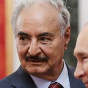 Libyens militärledare Khalifa Haftar tillsammans med Vladimir Putin, 10 maj 2025. 