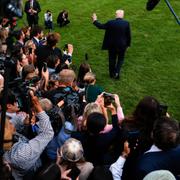 Donald Trump efter att ha talat med pressen. 