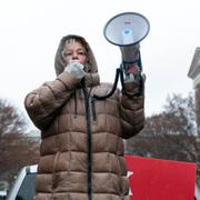 Arkivbild från 6 januari 2024, då en demonstrant kräver att de dömda Kapitolium-angriparna släpps fria.