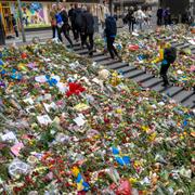 Arkivbild: Trappan vid Sergels Torg mot Drottninggatan var täckt med blommor på måndagsmorgonen. 