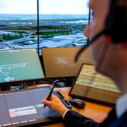 Flygledare i trafikkontrolltornet på flygplatsen Sturup i Skåne. Arkivbild.