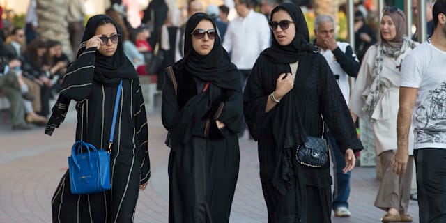 Illustrationsbild av kvinnor klädda i abaya Leif R Jansson / TT