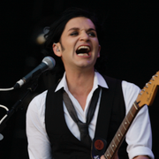 Brian Molko/Giorgia Meloni. 