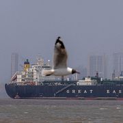 Indiskt LPG-fartyg i hamn i Mumbai efter passage genom Hormuzsundet.