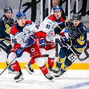 Oskarshamns Lukas Jasek under det förra mötet mellan HV71 och Oskarshamn den 23 september 2023 i Jönköping. 
