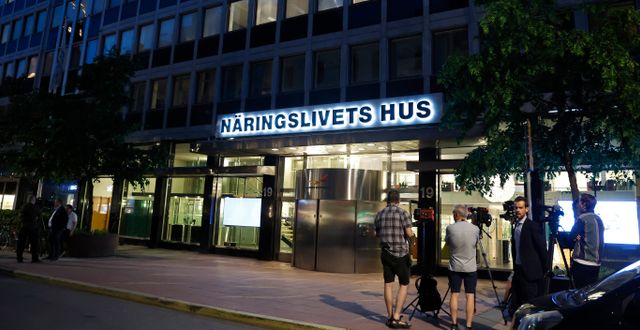 Förhandlingarna sker i Näringslivets Hus i Stockholm.  Stefan Jerrevång/TT