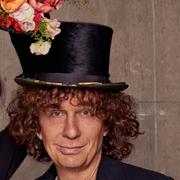 Nina Zanjani och Magnus Uggla i ”My fair lady”