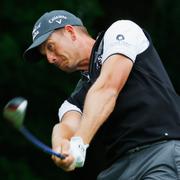 Henrik Stenson slår ut på tredje hålet på East Lake GC i Atlanta i PGA-slutspelet.