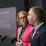 Finansminister Elisabeth Svantesson och civilminister Erik Slottner.