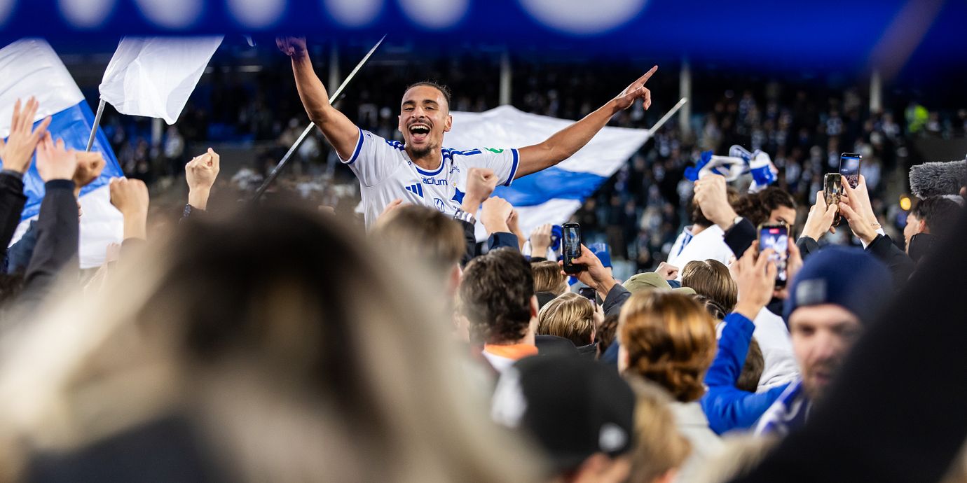 IFK Norrköpings Moutaz Neffati jublar efter att ha säkrat det allsvenska avancemanget i fotbollsmatchen i Superettan mellan IFK Norrköping och GIF Sundsvall den 13 oktober 2026 i Norrköping.