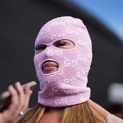 Fröken Snusk under sitt uppträdande på på plats då Sverigedemokraternas valmöte i Göteborg den 12 augusti.