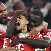 Bayern-spelarna jublar.