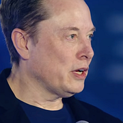 Elon Musk under en presentation av Terafab.