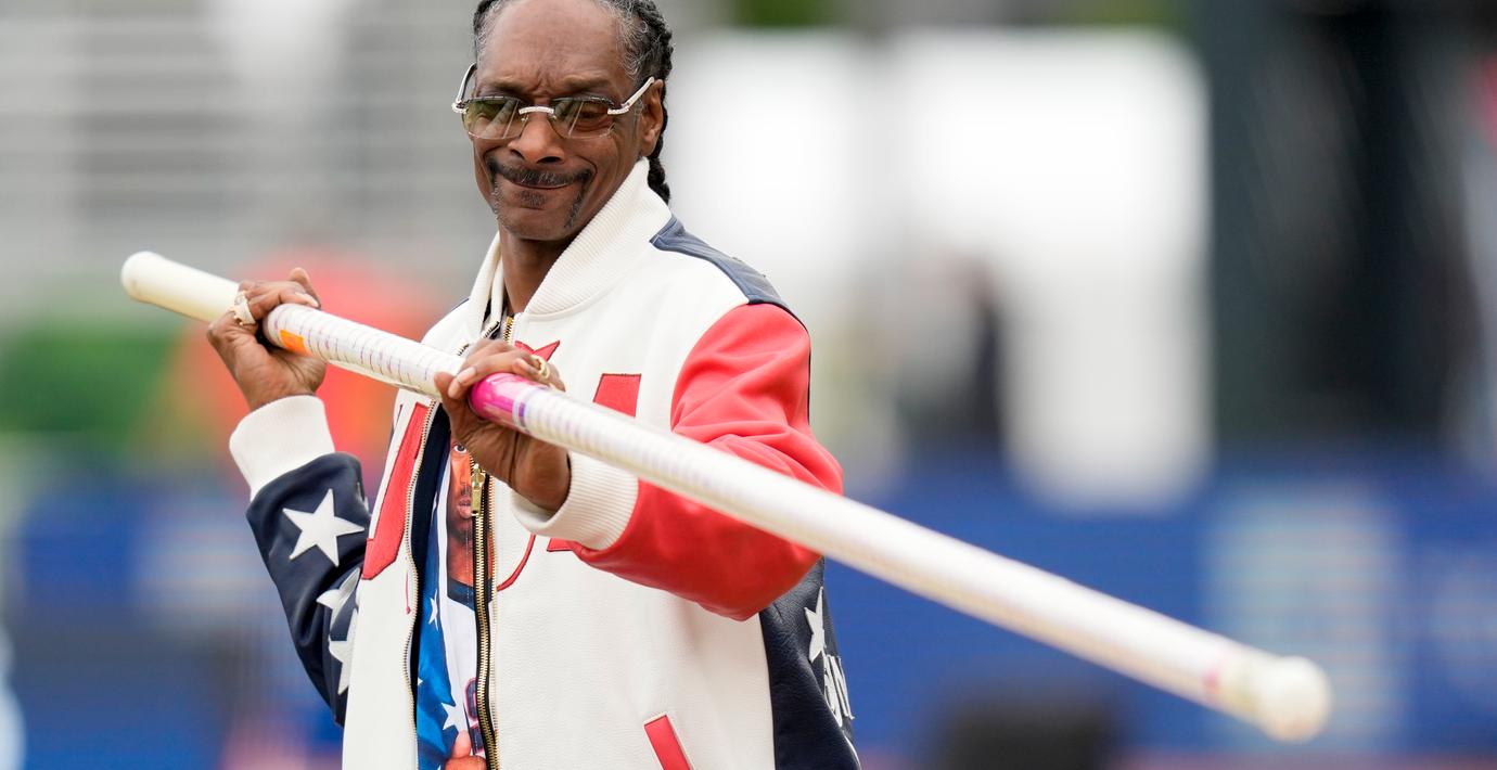 Snoop’s twin Olympic roles – torch bearer and commentary