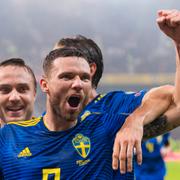 Marcus Berg jublar i landslagströjan.