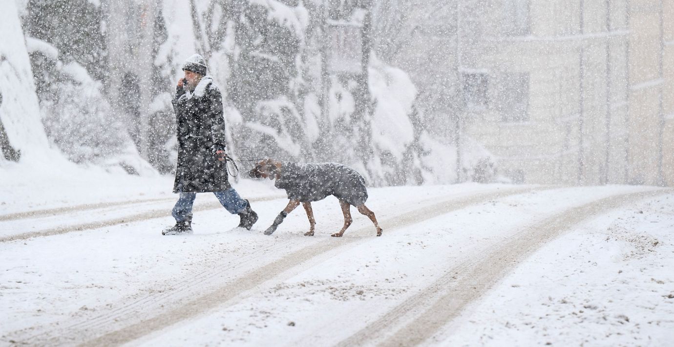 Kraftigt snöfall i Stockholm på onsdagen. 