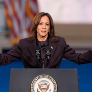 Nedstämda supportrar på plats när Kamala Harris talade i Washington DC. 