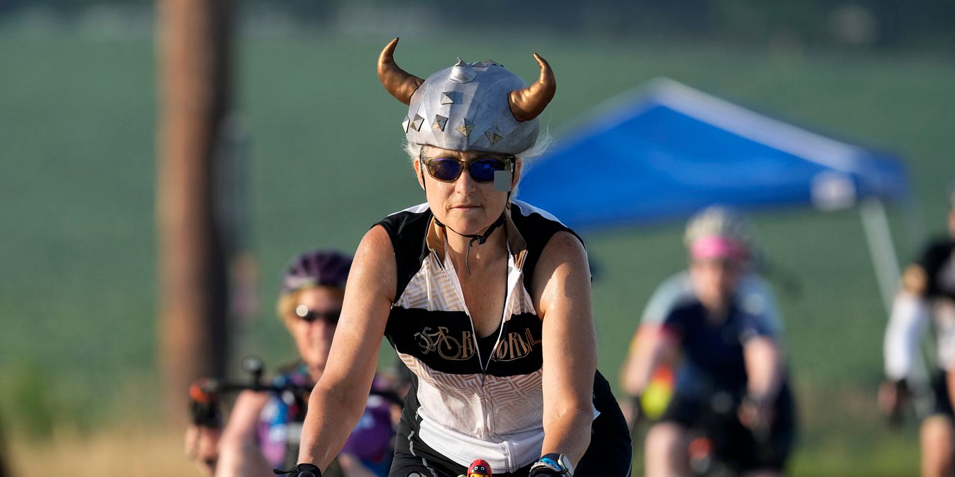 Tidningen Des Moines registers årliga cykellopp Iowa brukar – åtminstone av arrangören – beskrivas som det största i världen.