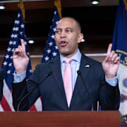 Senatens minoritetsledare Chuck Schumer och representanthusets dito Hakeem Jeffries är oense i frågan.