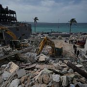 Skador efter israeliskt luftanfall i Tyr i södra Libanon.