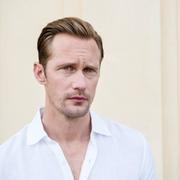 Alexander Skarsgård.