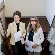 Miljöpartiets språkrör Amanda Lind (MP) och partiets ekonomiskpolitiska talesperson Janine Alm Ericson (MP).