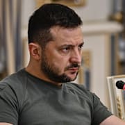 President Volodymyr Zelenskyj, Kyrylo Tymosjenko uppe till höger och Vyacheslav Sjapovalov nere till höger. TT