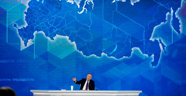 Vladimir Putin under torsdagens stora presskonferens.  Alexander Zemlianichenko / AP
