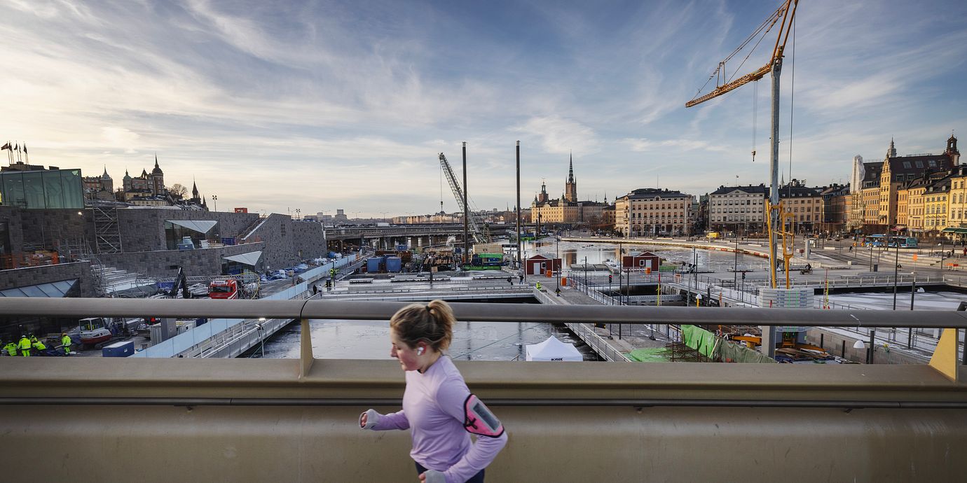 Vy från Slussbron (Guldbron) över Vattentorget.