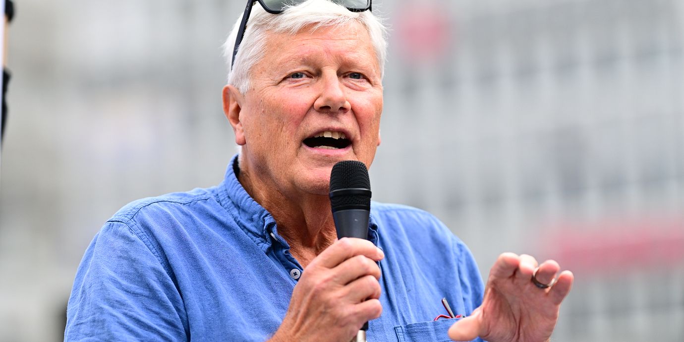 Lars Ohly (V).