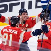 Florida Panthers-spelarna jublar. 