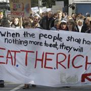 Demonstration utanför ECB 2011. Acemoglu menar att ojämlikhet förstör institutioner och har uttryckt sympati för proteströrelser som Occupy Wall Street. 