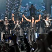 Kiss under konsert i New York, 2 december 2023. 