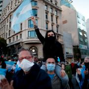 Protester mot restriktionerna i huvudstaden Buenos Aires.