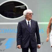 Bernie Ecclestone tillsammans med frun Fabiana Flosi, dotter till kidnappade Schunk.