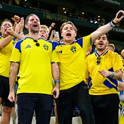 Mycket talar för de svenska fansen kommer att få fira ett VM-avancemang.