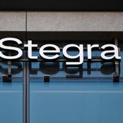 Stegras logga på företagets kontor i Stockholm. 