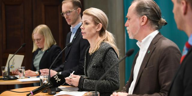 Gruppledare Karin Ernlund (C), Jan Jönsson (L), Anna König Jerlmyr (M), Daniel Helldén (MP) och Erik Slottner (KD). Fredrik Sandberg/TT / TT NYHETSBYRÅN